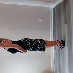 Cute Express Black & White Floral Midi Skirt EUC